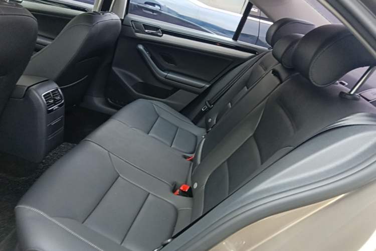 Used Volkswagen Sagitar 2017 230TSI Automatic Comfort Version Left Rear Seat