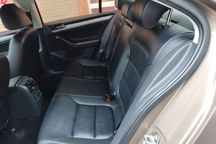 Used Volkswagen Sagitar 2017 180TSI Automatic Luxury Edition Left Rear Seat