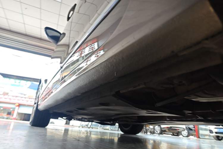 Used Volkswagen Sagitar 2017 230TSI Automatic Comfort Version Left Side Sill