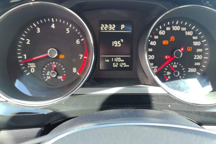 Used Volkswagen Sagitar 2017 230TSI Automatic Comfort Version Odometer Close Up