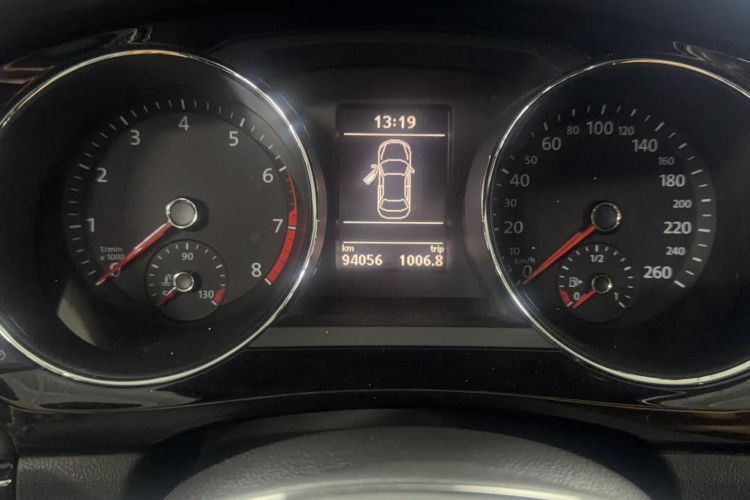 Used Volkswagen Sagitar 2017 230TSI Automatic Luxury Edition Odometer Close Up