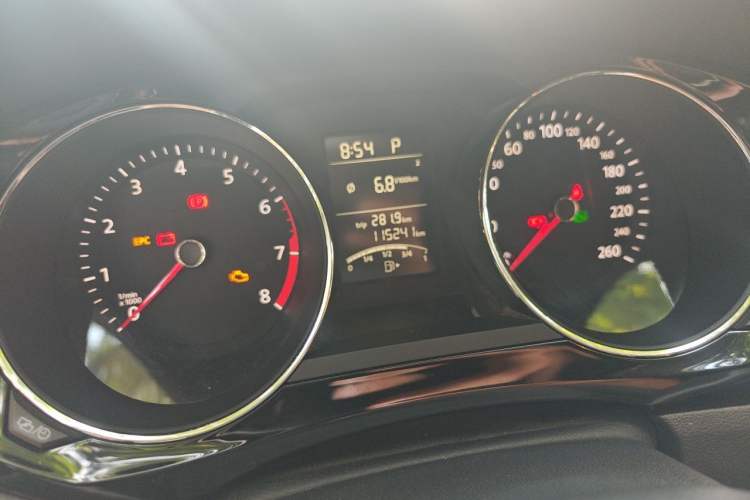 Used Volkswagen Sagitar 2017 1.6L Automatic Comfort Model Odometer Close Up