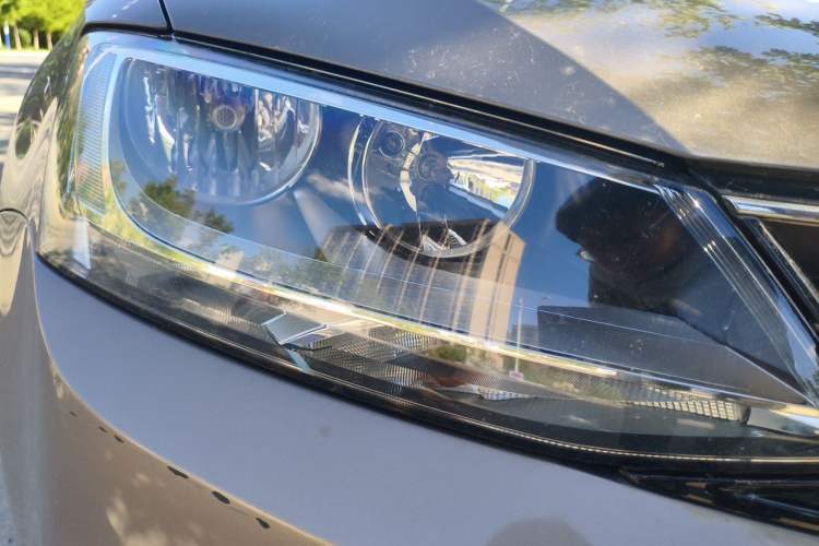 Used Volkswagen Sagitar 2017 230TSI Automatic Comfort Version Right Front Headlight