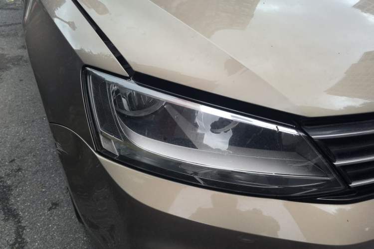 Used Volkswagen Sagitar 2017 230TSI Automatic Comfort Version Right Front Headlight