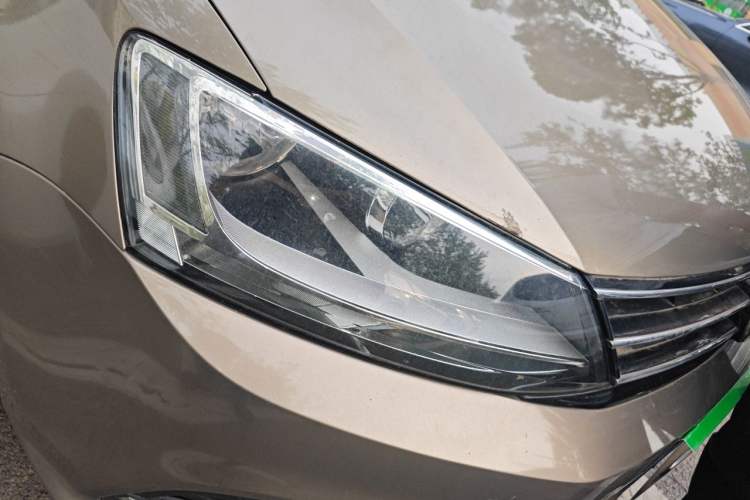 Used Volkswagen Sagitar 2017 1.6L Automatic Comfort Model Right Front Headlight
