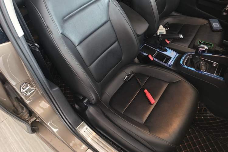 Used Volkswagen Sagitar 2017 230TSI Automatic Comfort Version Right Front Seat