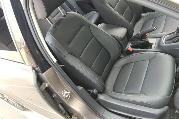 Used Volkswagen Sagitar 2017 230TSI Automatic Comfort Version Right Front Seat