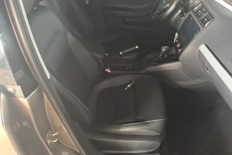 Used Volkswagen Sagitar 2017 1.6L Automatic Comfort Model Right Front Seat