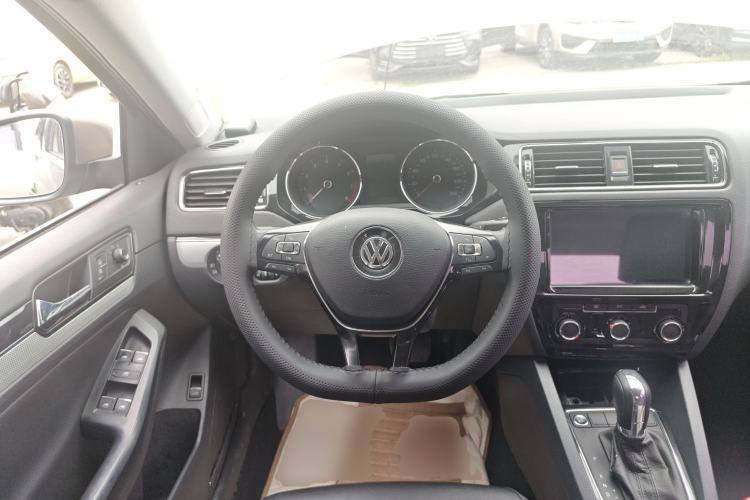 Used Volkswagen Sagitar 2017 1.6L Automatic Comfort Model Steering Wheel
