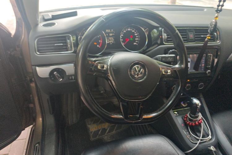 Used Volkswagen Sagitar 2017 1.6L Automatic Comfort Model Steering Wheel