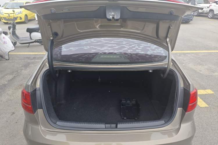 Used Volkswagen Sagitar 2017 1.6L Automatic Comfort Model Trunk