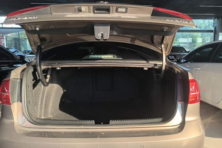 Used Volkswagen Sagitar 2017 1.6L Automatic Comfort Model Trunk