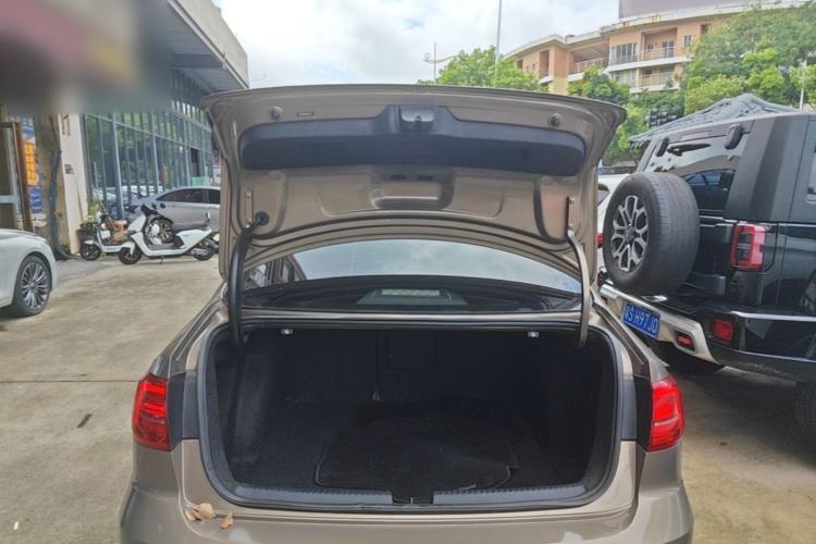 Used Volkswagen Sagitar 2017 1.6L Automatic Comfort Model Trunk