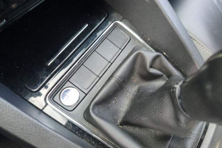 Used Volkswagen Sagitar 2017 230TSI Manual Comfort Model Vehicle Key
