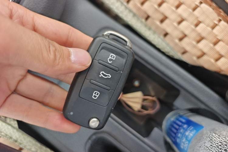 Used Volkswagen Sagitar 2017 1.6L Automatic Comfort Model Vehicle Key