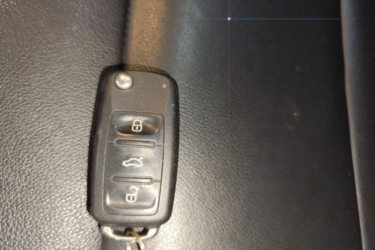 Used Volkswagen Sagitar 2017 230TSI Automatic Comfort Version Vehicle Key