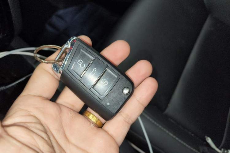 Used Volkswagen Sagitar 2017 230TSI Automatic Comfort Version Vehicle Key