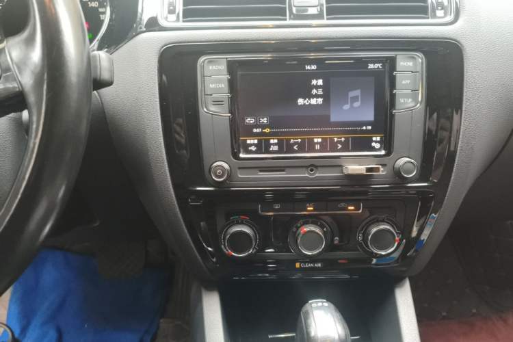 Used Volkswagen Sagitar 2018 280TSI DSG Ignite Edition Audio And AC Panel
