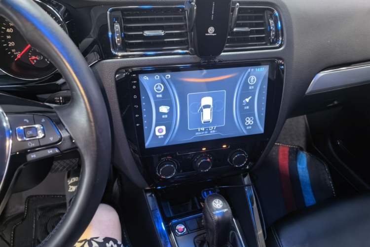 Used Volkswagen Sagitar 2018 280TSI DSG Ignite Edition Audio And AC Panel