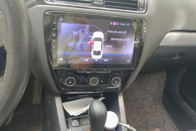 Used Volkswagen Sagitar 2018 180TSI DSG Prestige Edition Audio And AC Panel