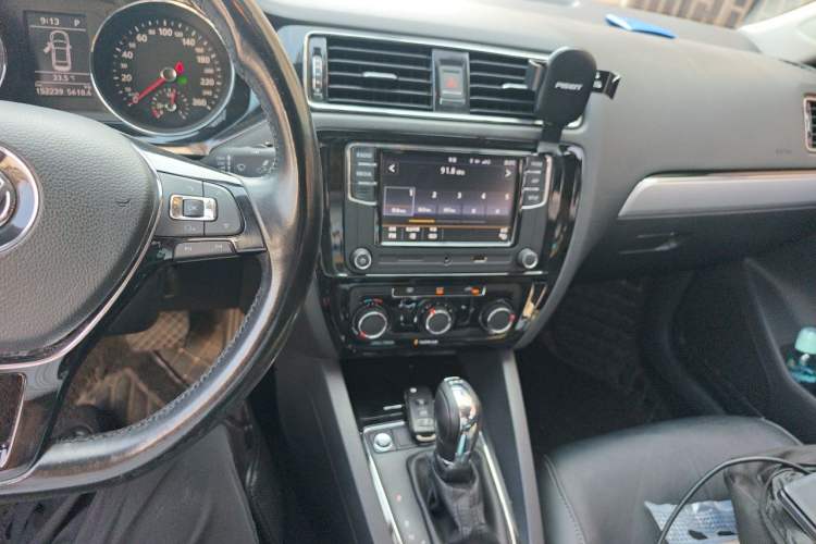 Used Volkswagen Sagitar 2018 280TSI DSG Comfort Model Audio And AC Panel