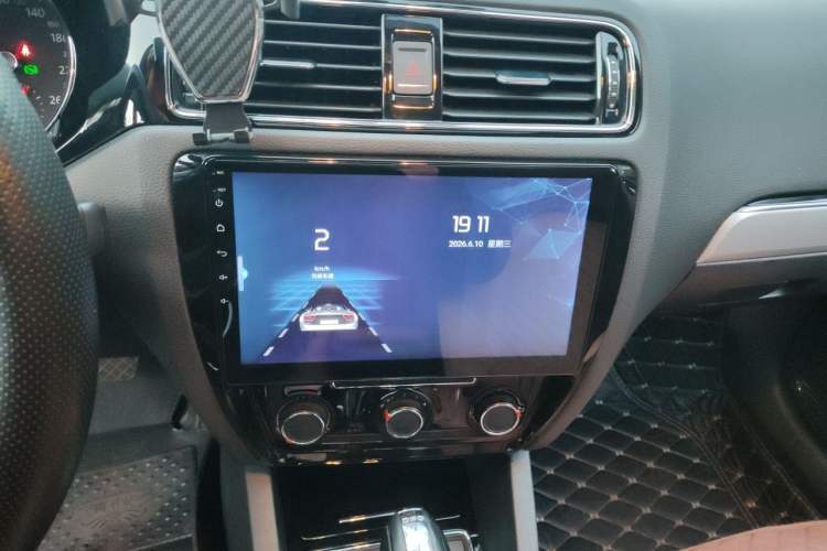 Used Volkswagen Sagitar 2018 280TSI DSG Ignite Edition Audio And AC Panel