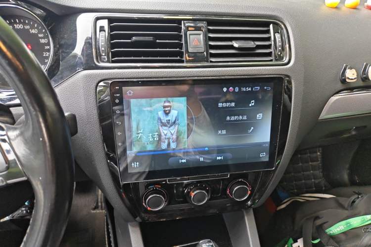 Used Volkswagen Sagitar 2018 280TSI DSG Comfort Model Audio And AC Panel