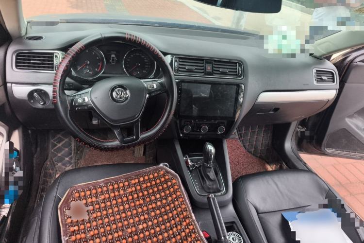 Used Volkswagen Sagitar 2018 280TSI DSG Ignite Edition Center Console