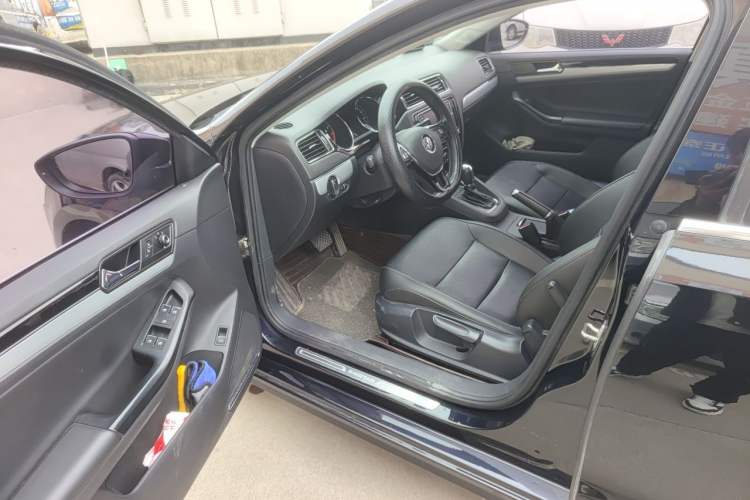 Used Volkswagen Sagitar 2018 1.6L Automatic Comfort Model Driver Seat
