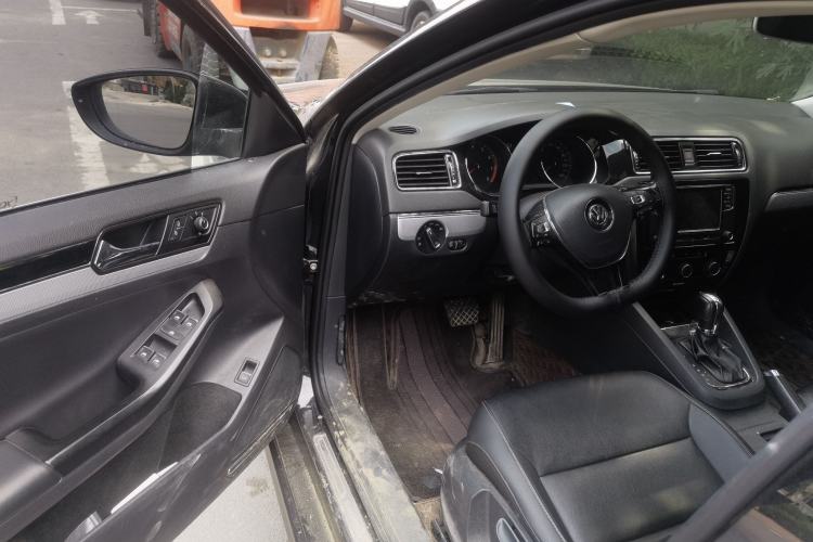 Used Volkswagen Sagitar 2018 1.6L Automatic Comfort Model Driver Seat