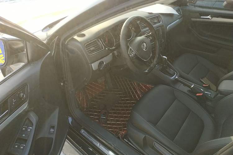 Used Volkswagen Sagitar 2018 1.6L Automatic Comfort Model Driver Seat