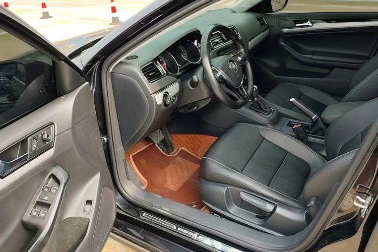 Used Volkswagen Sagitar 2018 280TSI DSG Comfort Model Driver Seat
