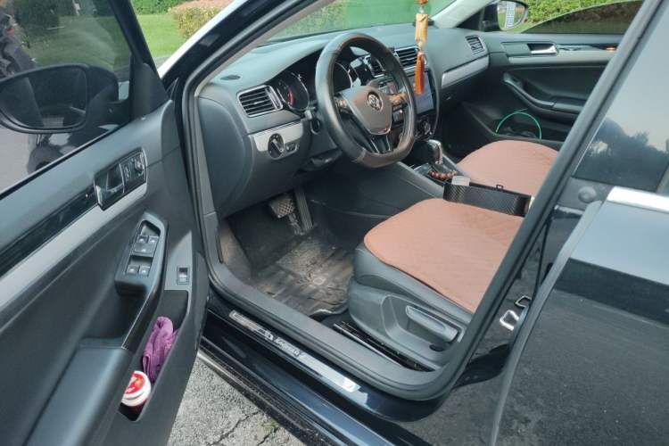 Used Volkswagen Sagitar 2018 280TSI DSG Ignite Edition Driver Seat