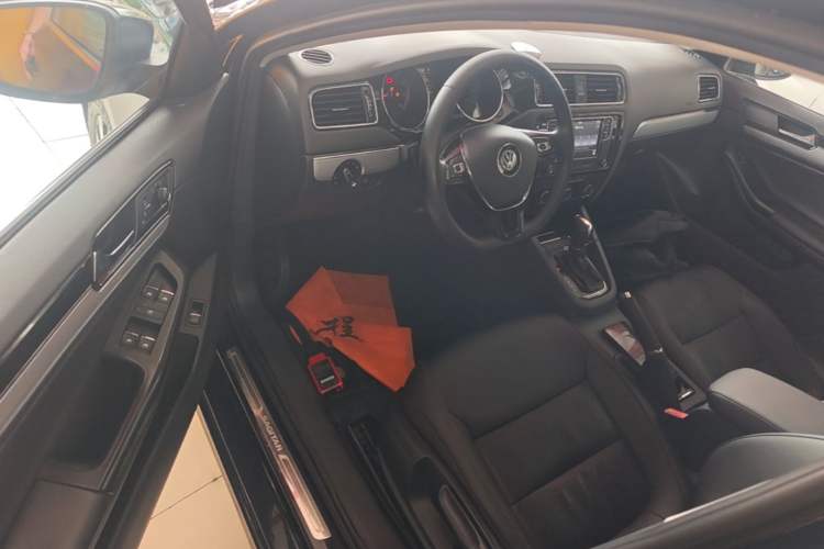 Used Volkswagen Sagitar 2018 1.6L Automatic Comfort Model Driver Seat