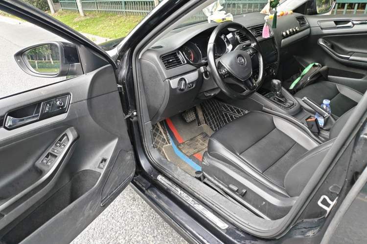 Used Volkswagen Sagitar 2018 280TSI DSG Comfort Model Driver Seat