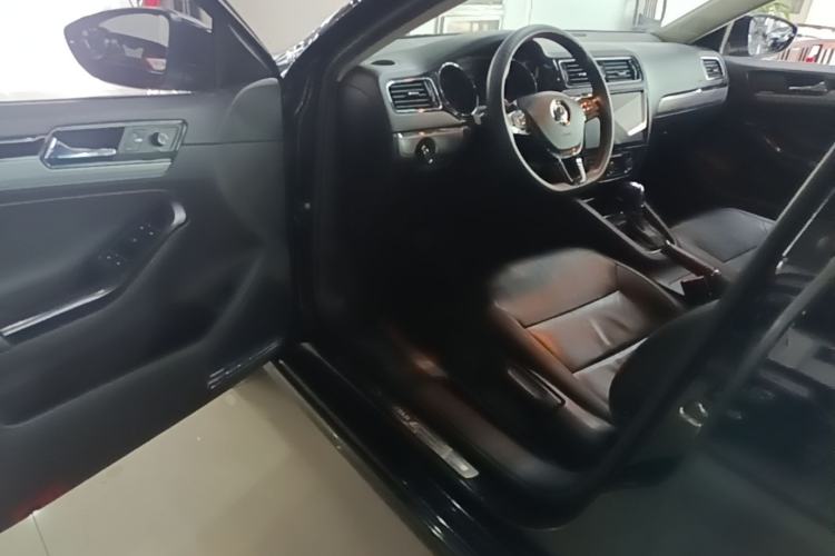 Used Volkswagen Sagitar 2018 1.6L Automatic Comfort Model Driver Seat