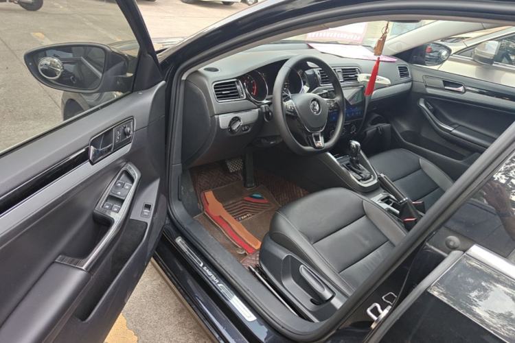 Used Volkswagen Sagitar 2018 1.6L Automatic Comfort Model Driver Seat