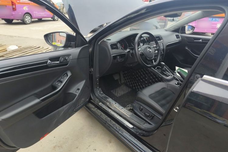 Used Volkswagen Sagitar 2018 280TSI DSG Luxury Model Driver Seat
