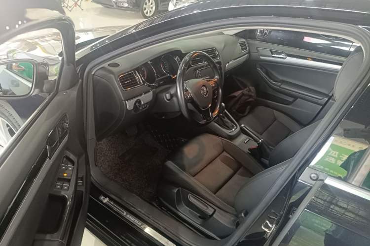 Used Volkswagen Sagitar 2018 280TSI DSG Ignite Edition Driver Seat