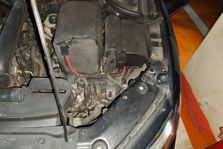 Used Volkswagen Sagitar 2018 280TSI DSG Comfort Model Engine Bay Left