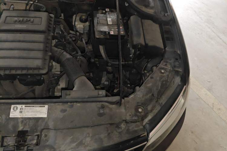 Used Volkswagen Sagitar 2018 1.6L Manual Comfort Model Engine Bay Left