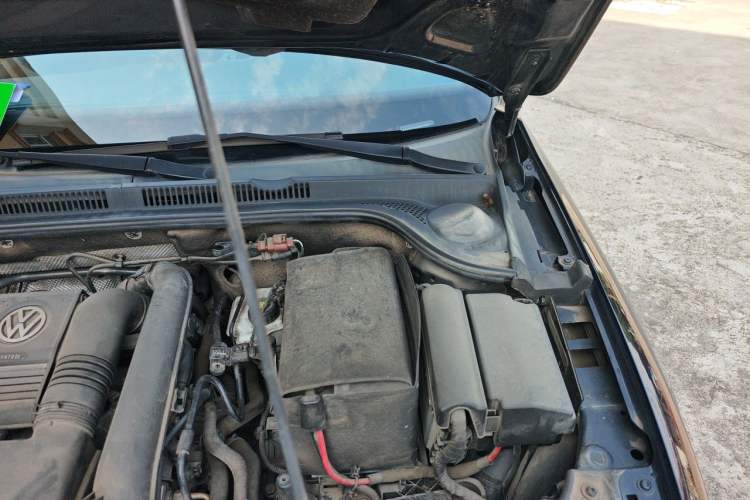 Used Volkswagen Sagitar 2018 280TSI DSG Comfort Model Engine Bay Left