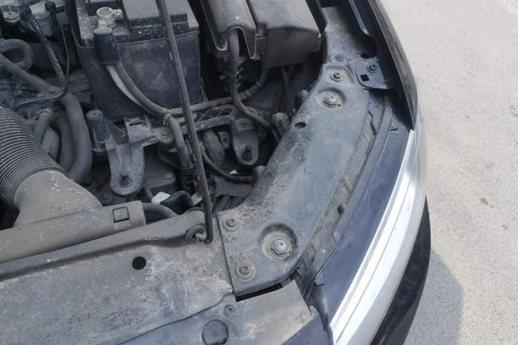 Used Volkswagen Sagitar 2018 1.6L Automatic Comfort Model Engine Bay Left