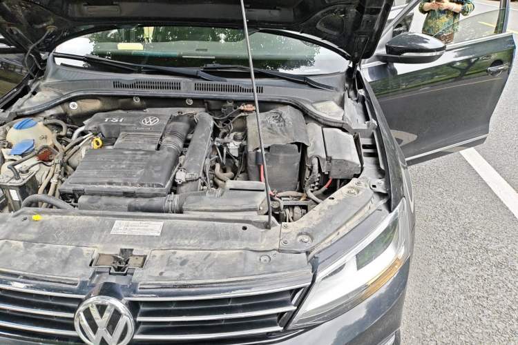 Used Volkswagen Sagitar 2018 280TSI DSG Comfort Model Engine Bay Left