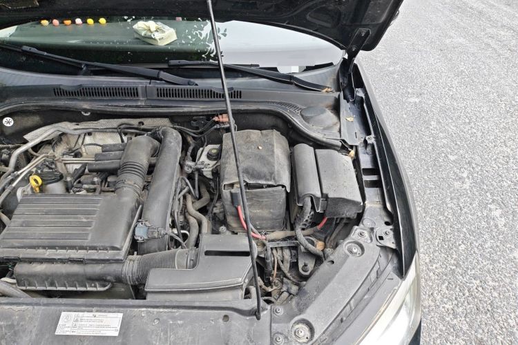 Used Volkswagen Sagitar 2018 280TSI DSG Comfort Model Engine Bay Left