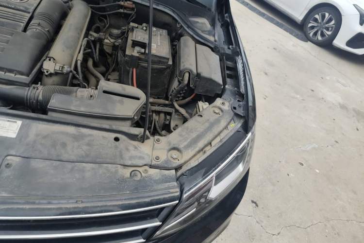 Used Volkswagen Sagitar 2018 280TSI DSG Luxury Model Engine Bay Left