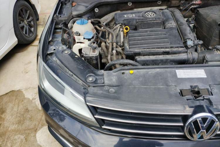 Used Volkswagen Sagitar 2018 180TSI DSG Prestige Edition Engine Bay Right