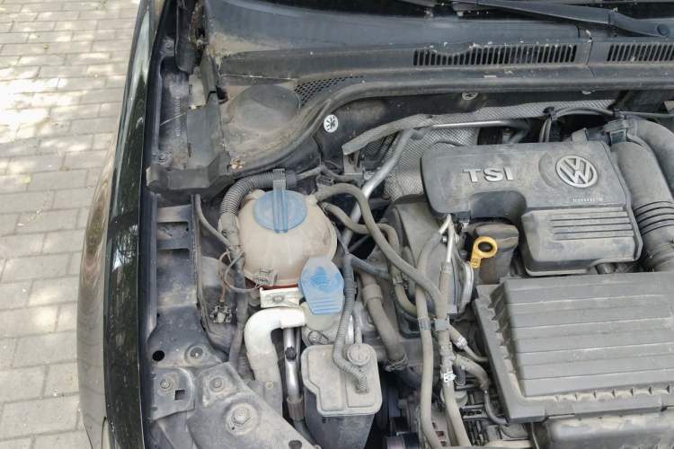 Used Volkswagen Sagitar 2018 180TSI DSG Prestige Edition Engine Bay Right