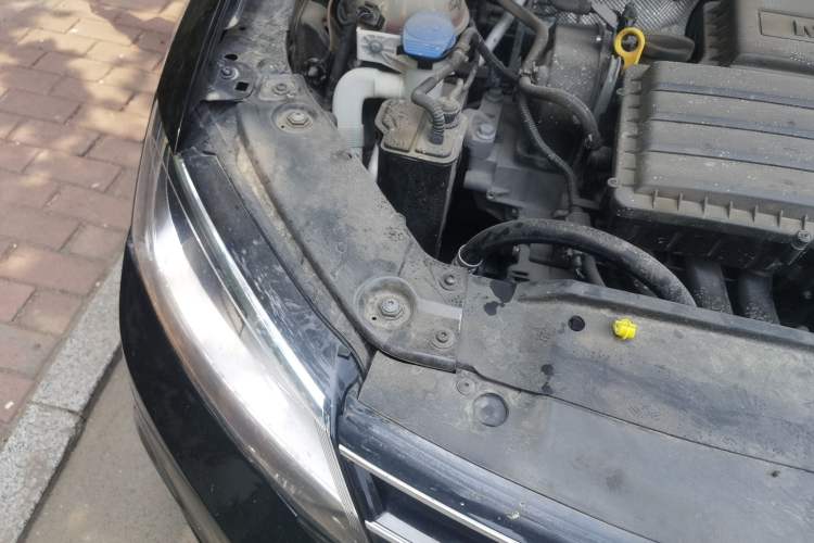 Used Volkswagen Sagitar 2018 1.6L Automatic Comfort Model Engine Bay Right