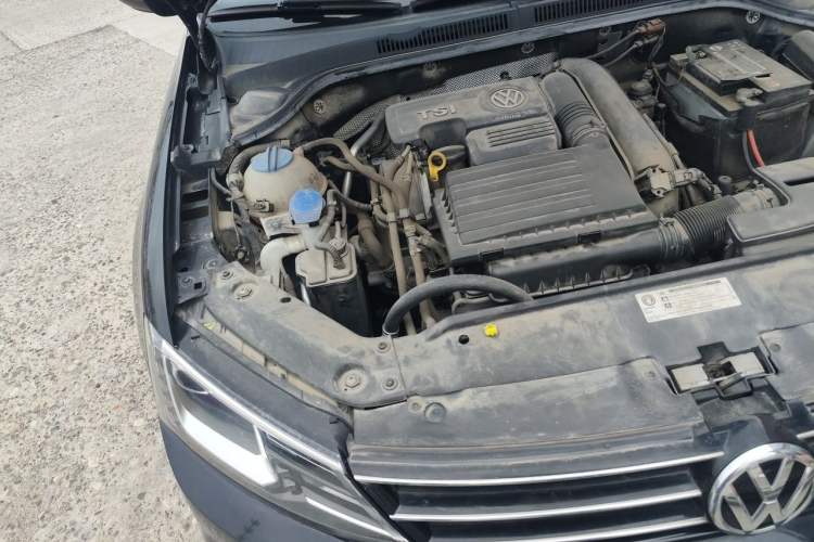 Used Volkswagen Sagitar 2018 280TSI DSG Luxury Model Engine Bay Right